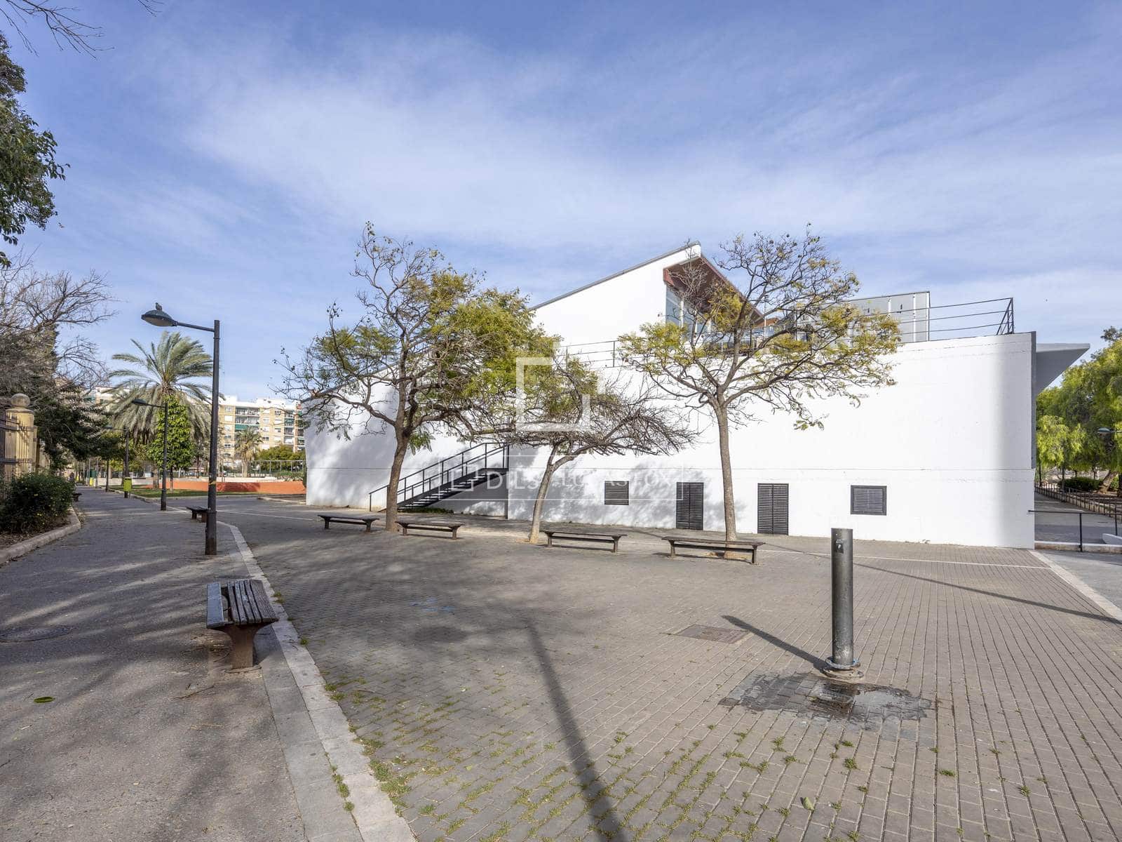 3 bedroom Apartment for sale in Valencia city with garage - € 360,000 (Ref: 9553006)