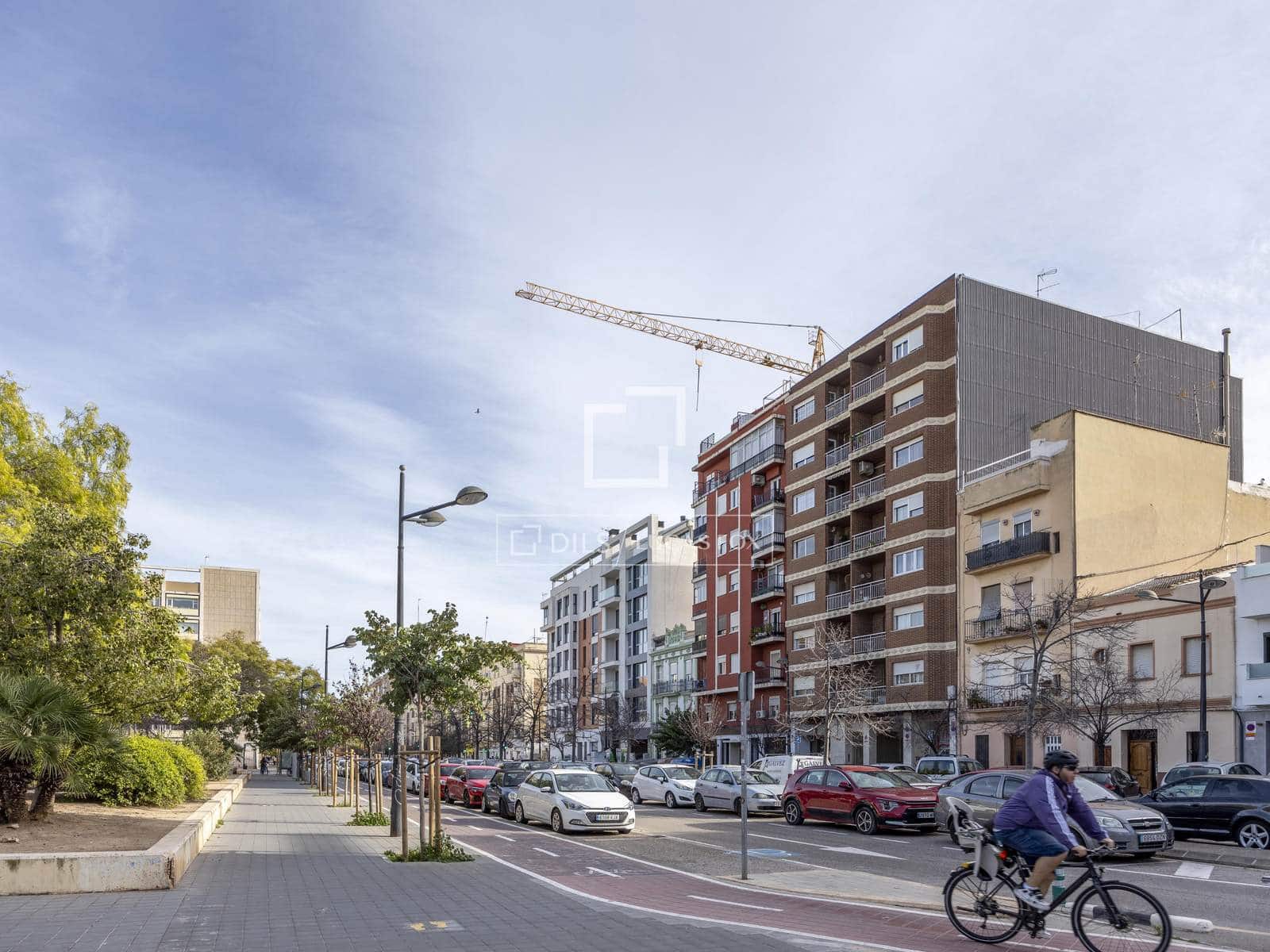 3 bedroom Apartment for sale in Valencia city with garage - € 360,000 (Ref: 9553006)