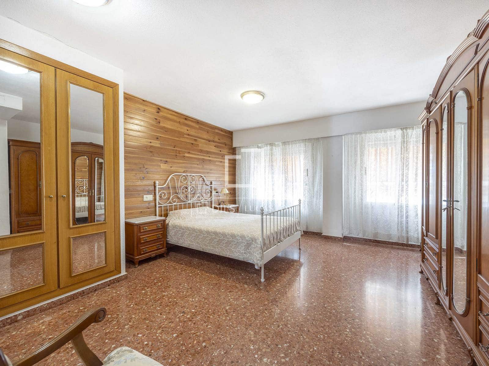 3 slaapkamer Appartement te koop in Valencia stad met garage - € 360.000 (Ref: 9553006)