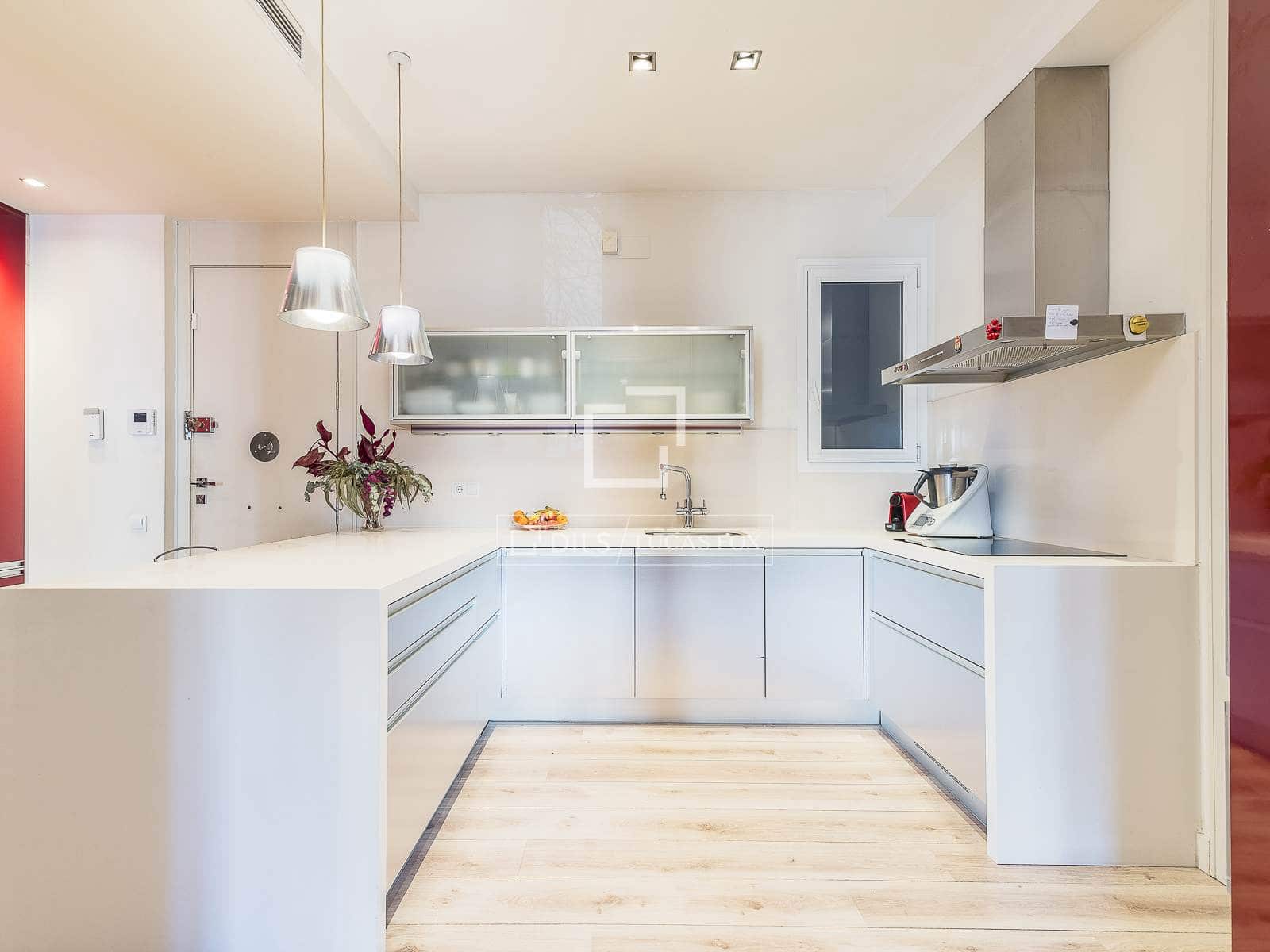 3 makuuhuone Huoneisto myytävänä paikassa Barcelona kaupunki - 700 000 € (Ref: 9553121)