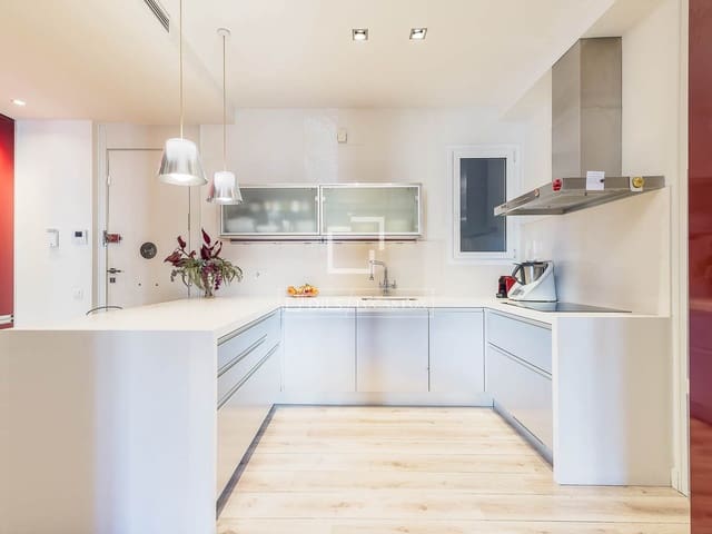 3 makuuhuone Huoneisto myytävänä paikassa Barcelona kaupunki - 700 000 € (Ref: 9553121)