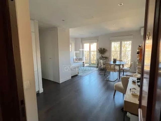 2 makuuhuone Huoneisto myytävänä paikassa Madrid kaupunki - 800 000 € (Ref: 9553123)