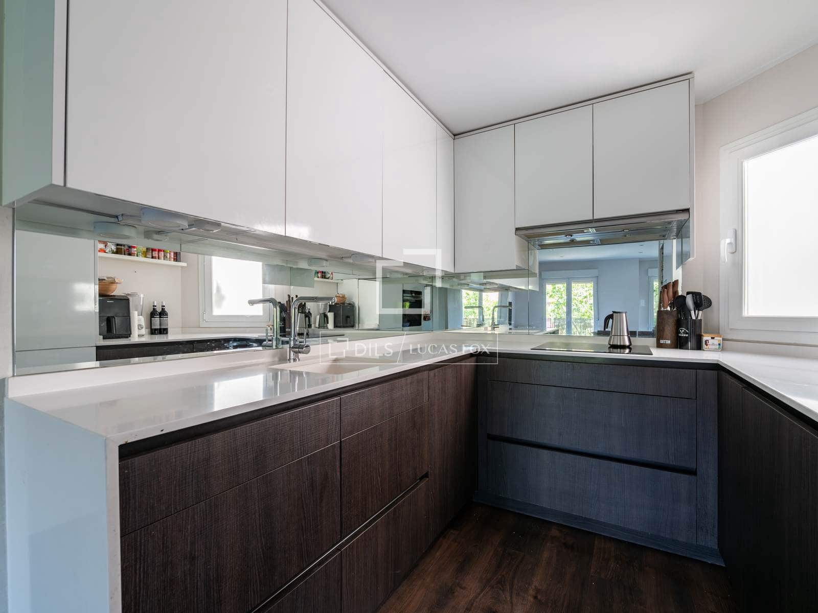 2 bedroom Apartment for sale in Madrid city - € 765,000 (Ref: 9553123)