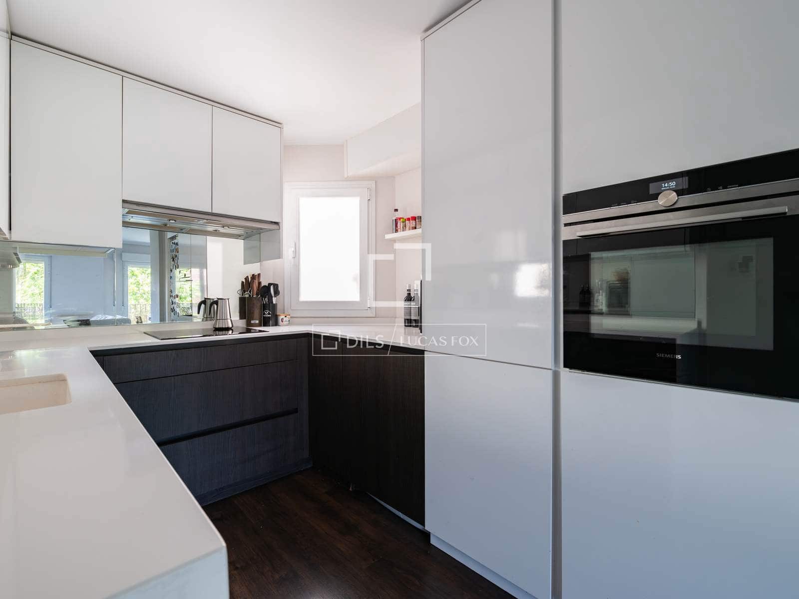2 bedroom Apartment for sale in Madrid city - € 765,000 (Ref: 9553123)