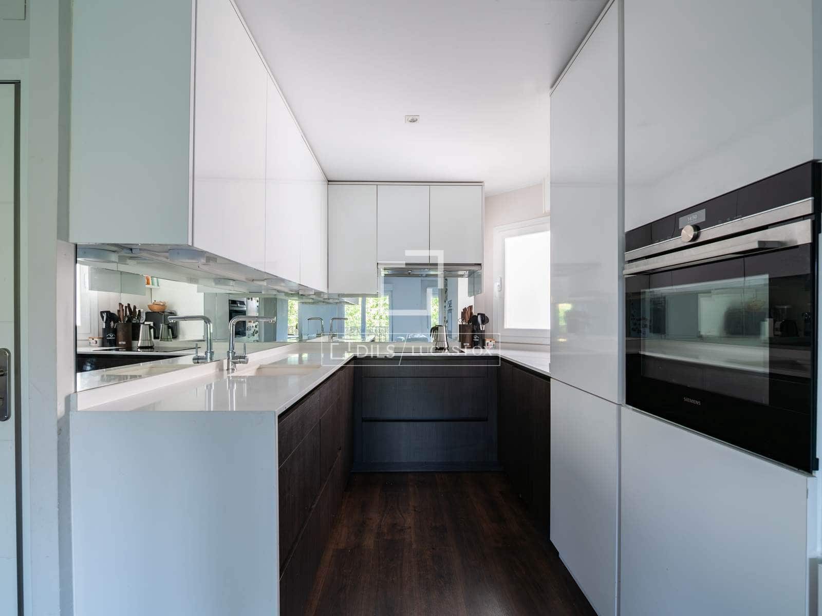 2 bedroom Apartment for sale in Madrid city - € 765,000 (Ref: 9553123)
