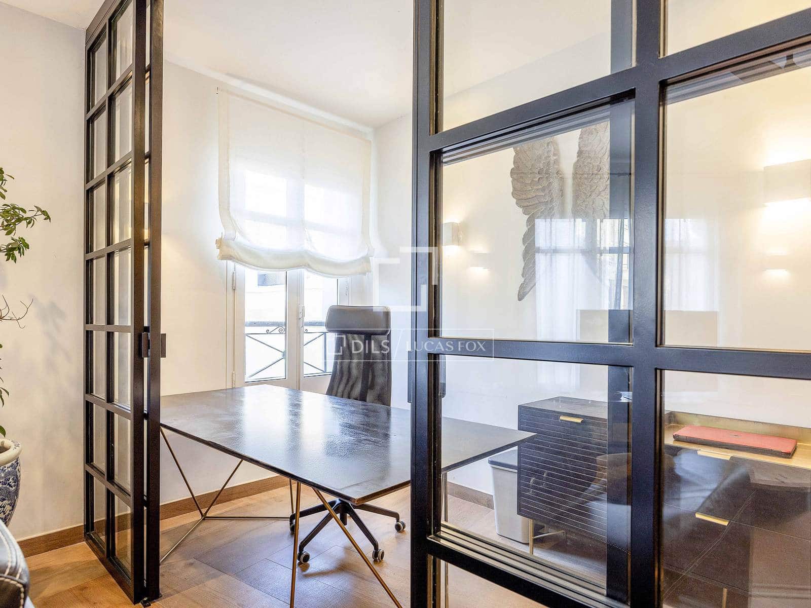 4 bedroom Apartment for rent in Valencia city - € 3,950 (Ref: 9553240)