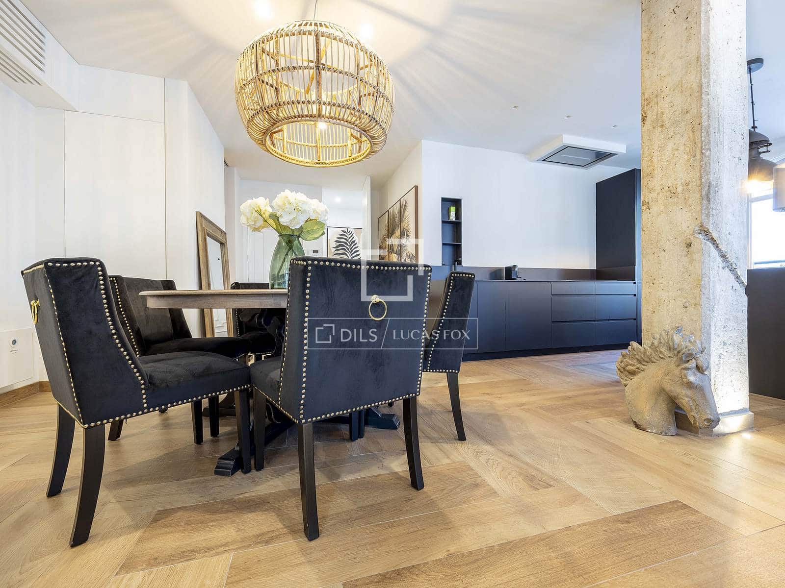 4 bedroom Apartment for rent in Valencia city - € 3,950 (Ref: 9553240)