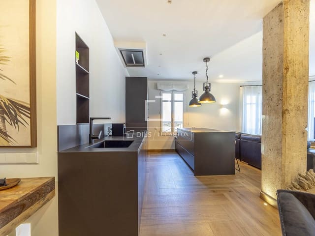 4 bedroom Apartment for rent in Valencia city - € 3,950 (Ref: 9553240)