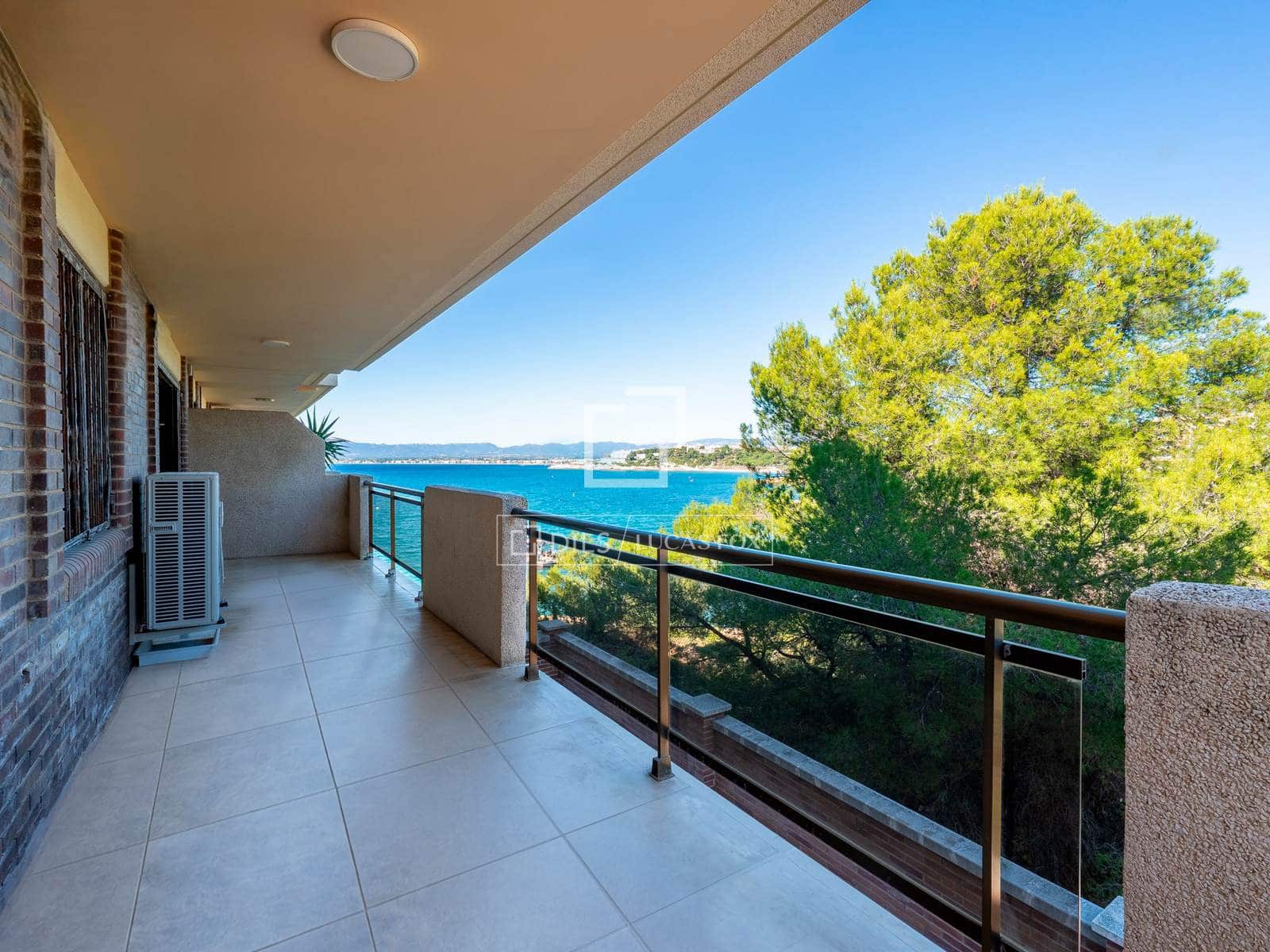 3 bedroom Apartment for sale in Salou with garage - € 390,000 (Ref: 9554307)