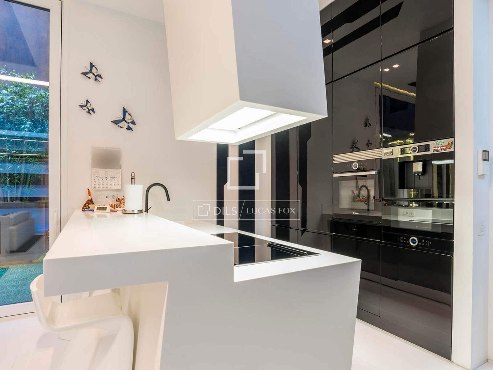 4 sypialnia Willa na sprzedaż w Miasto Madryt z basenem garażem - 5 900 000 € (Ref: 9558777)