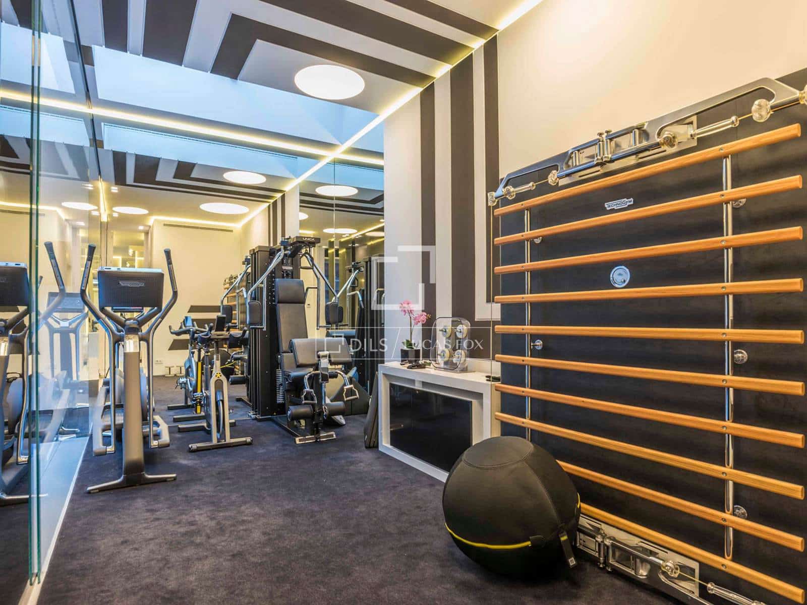 4 sypialnia Willa na sprzedaż w Miasto Madryt z basenem garażem - 5 900 000 € (Ref: 9558777)