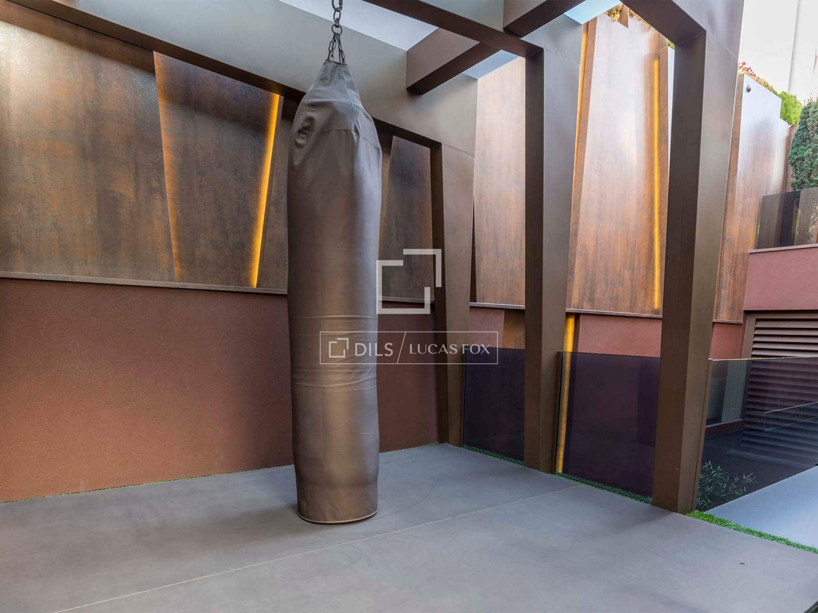 4 sypialnia Willa na sprzedaż w Miasto Madryt z basenem garażem - 5 900 000 € (Ref: 9558777)