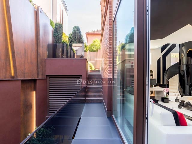 4 sypialnia Willa na sprzedaż w Niño Jesús, Miasto Madryt z basenem garażem - 5 900 000 € (Ref: 9558777)