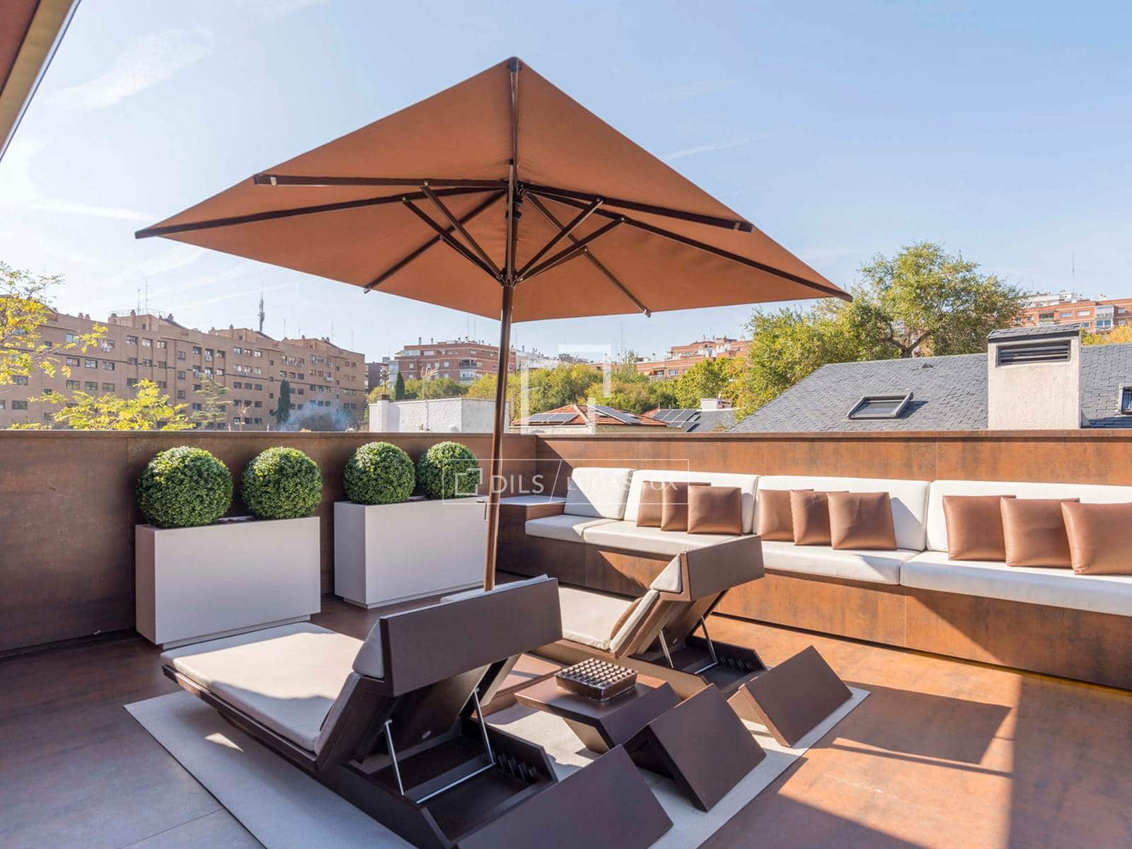 4 sypialnia Willa na sprzedaż w Miasto Madryt z basenem garażem - 5 900 000 € (Ref: 9558777)