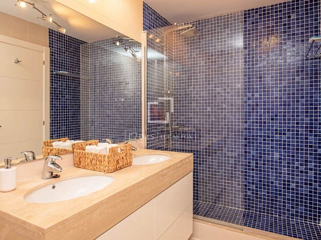 3 soverom Leilighet til leie i Platja d'Aro, Castell-Platja d'Aro - € 2 635 (Ref: 9558780)