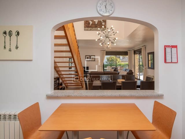 Chalet de 4 habitaciones en Castell-Platja d'Aro en venta con piscina garaje - 945.000 € (Ref: 9558891)