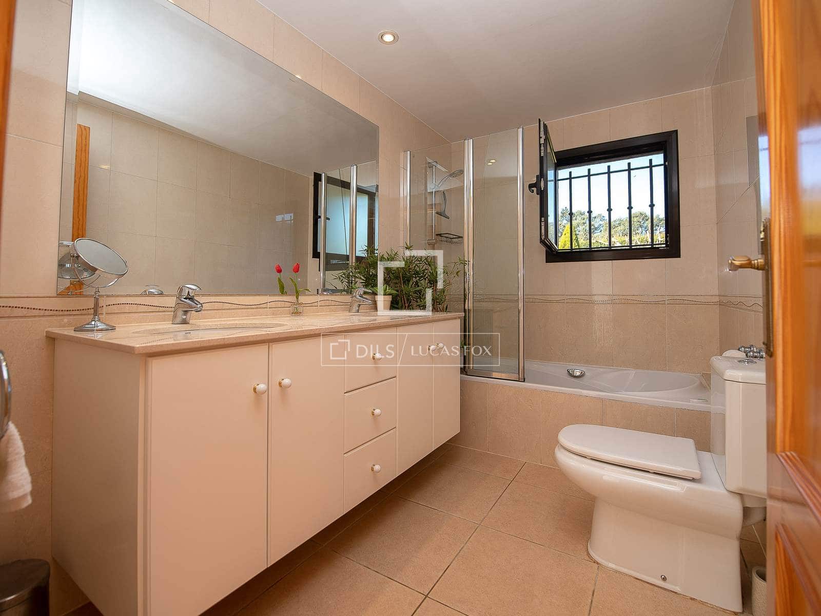 Chalet de 4 habitaciones en Castell-Platja d'Aro en venta con piscina garaje - 945.000 € (Ref: 9558891)