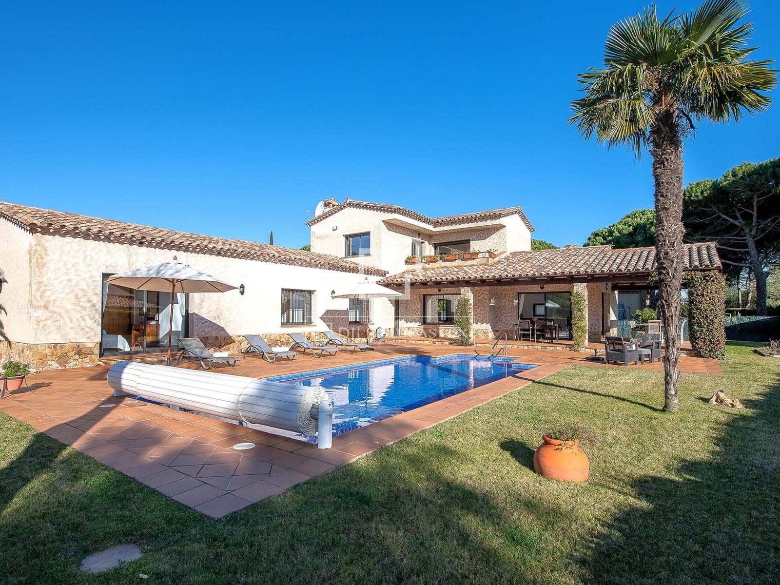 Chalet de 4 habitaciones en Castell-Platja d'Aro en venta con piscina garaje - 945.000 € (Ref: 9558891)