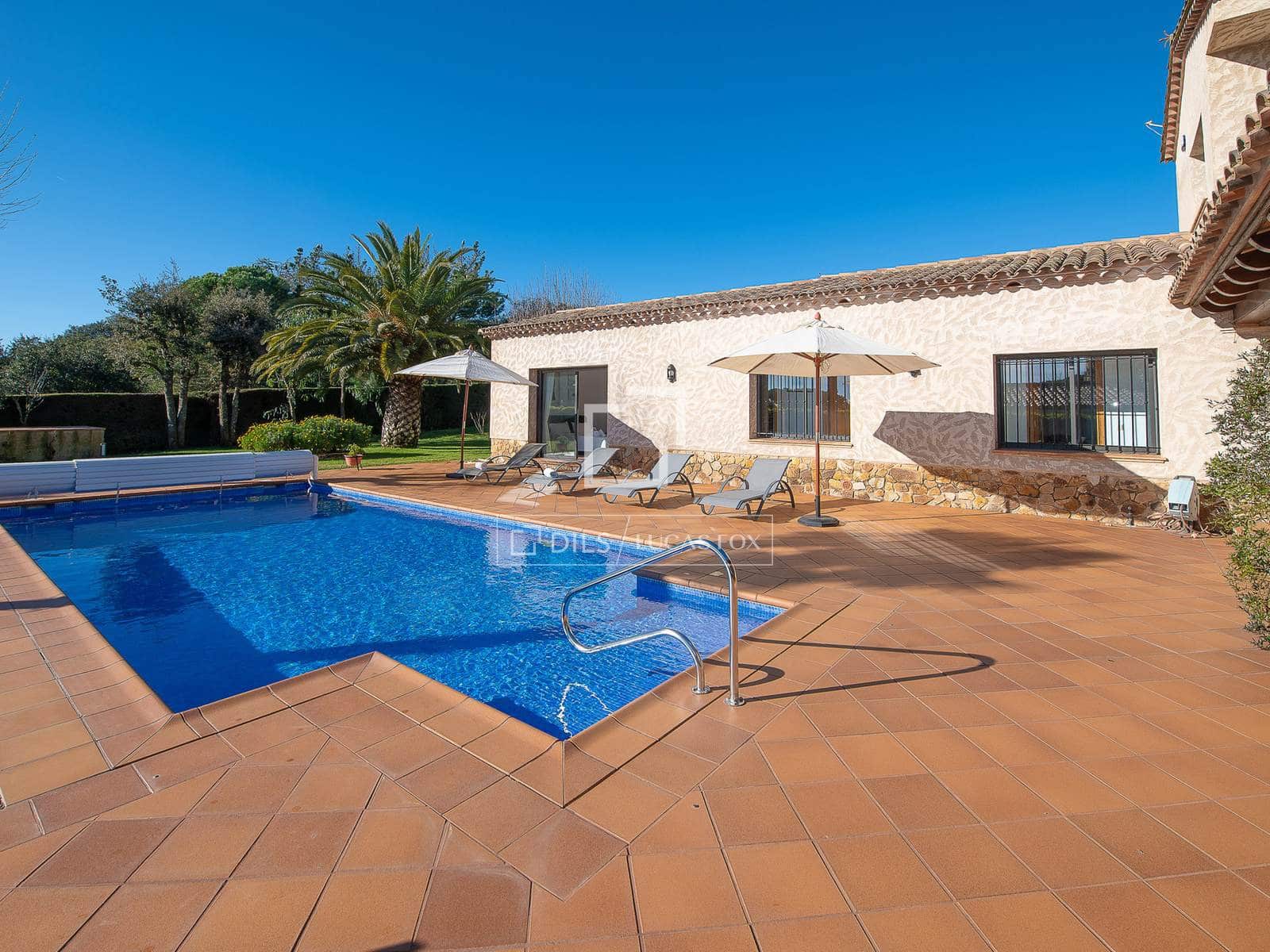 Chalet de 4 habitaciones en Castell-Platja d'Aro en venta con piscina garaje - 945.000 € (Ref: 9558891)