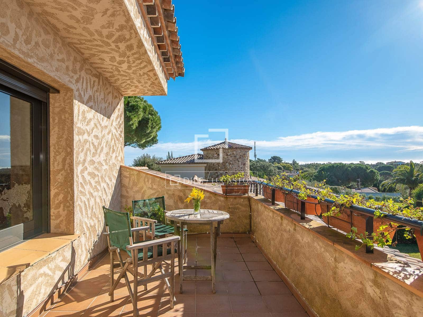 Chalet de 4 habitaciones en Castell-Platja d'Aro en venta con piscina garaje - 945.000 € (Ref: 9558891)