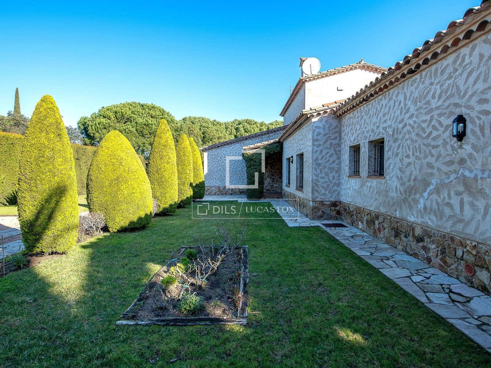 Chalet de 4 habitaciones en Castell-Platja d'Aro en venta con piscina garaje - 945.000 € (Ref: 9558891)