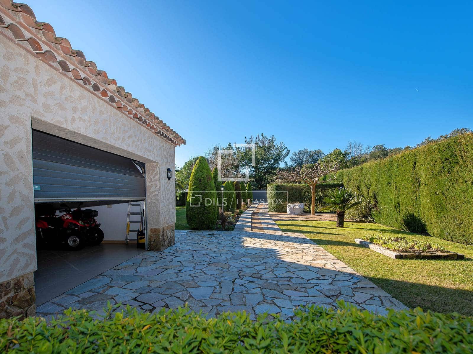 Chalet de 4 habitaciones en Castell-Platja d'Aro en venta con piscina garaje - 945.000 € (Ref: 9558891)