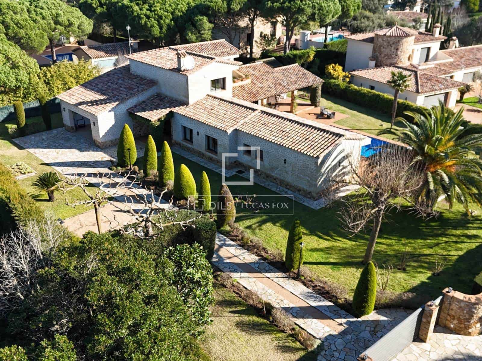 Chalet de 4 habitaciones en Castell-Platja d'Aro en venta con piscina garaje - 945.000 € (Ref: 9558891)