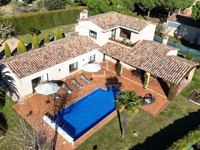 Chalet de 4 habitaciones en Castell-Platja d'Aro en venta con piscina garaje - 945.000 € (Ref: 9558891)