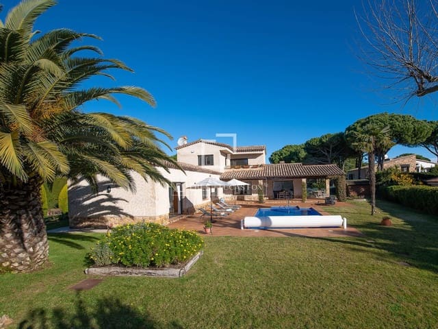 Chalet de 4 habitaciones en Castell-Platja d'Aro en venta con piscina garaje - 945.000 € (Ref: 9558891)
