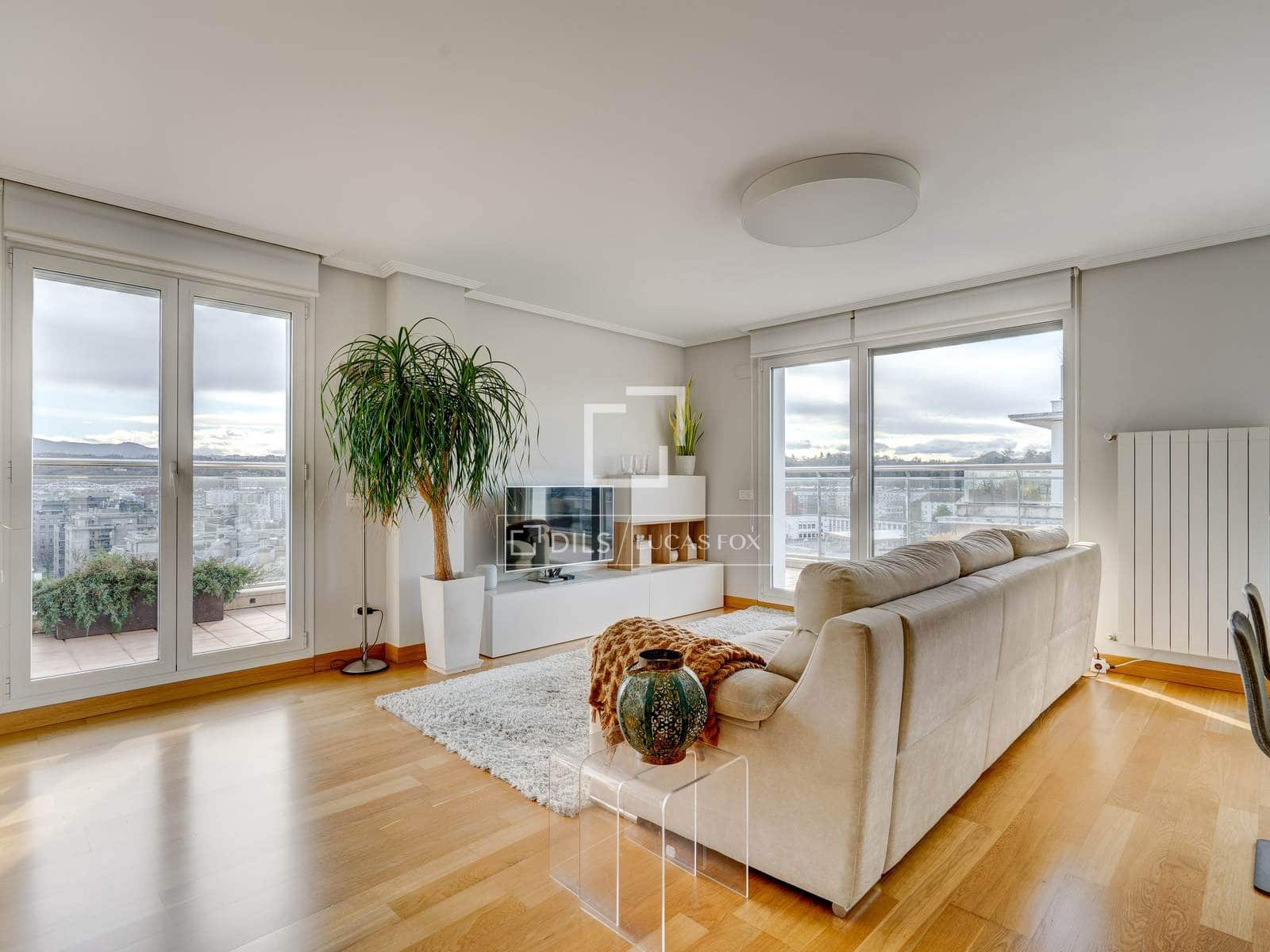 3 soveværelse Lejlighed til salg i Donostia-San Sebastian med swimmingpool garage - € 1.490.000 (Ref: 9559155)