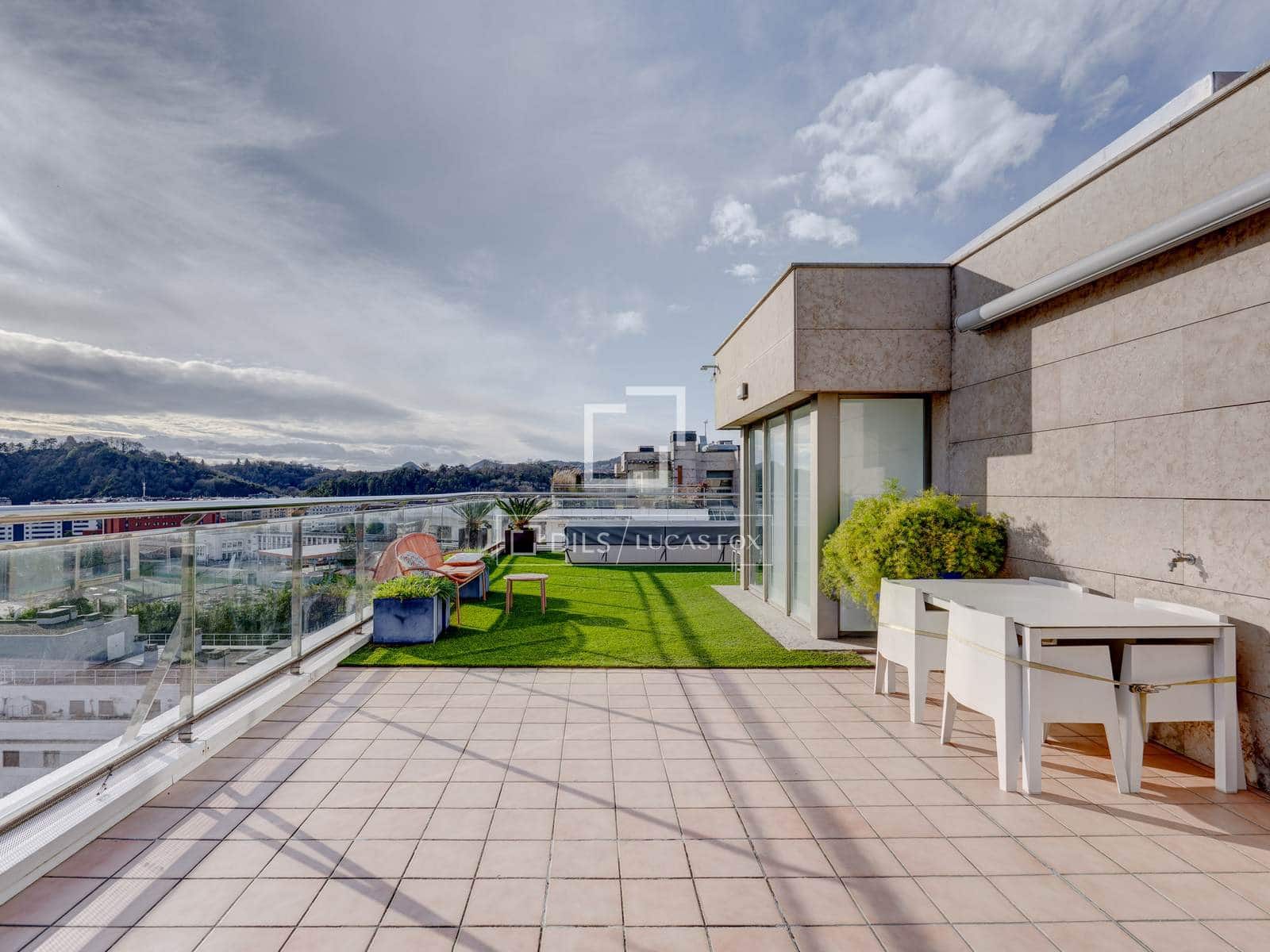 3 soveværelse Lejlighed til salg i Donostia-San Sebastian med swimmingpool garage - € 1.490.000 (Ref: 9559155)