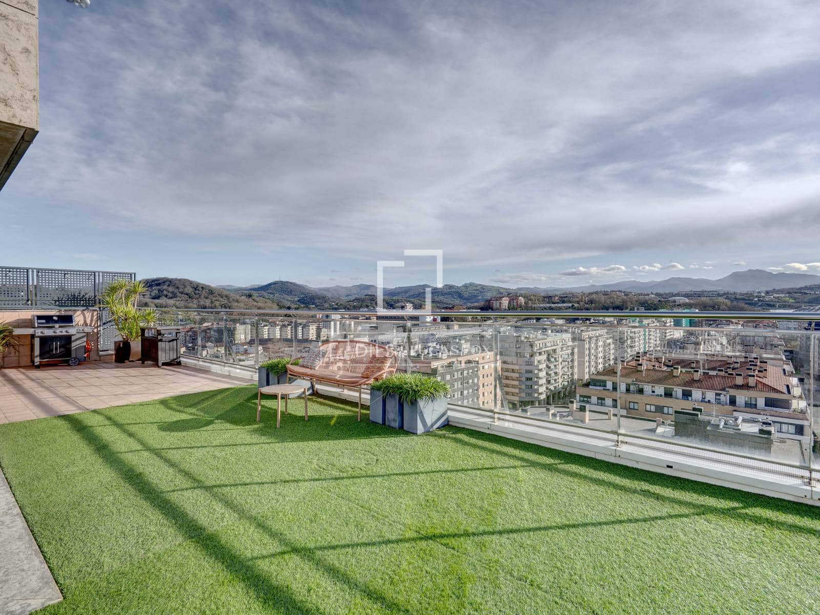 3 soveværelse Lejlighed til salg i Donostia-San Sebastian med swimmingpool garage - € 1.490.000 (Ref: 9559155)