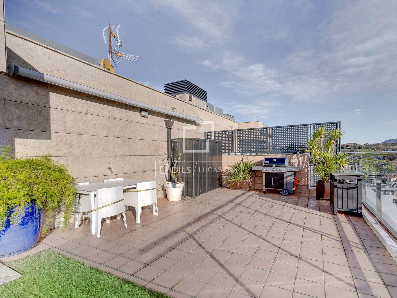 3 soveværelse Lejlighed til salg i Donostia-San Sebastian med swimmingpool garage - € 1.490.000 (Ref: 9559155)