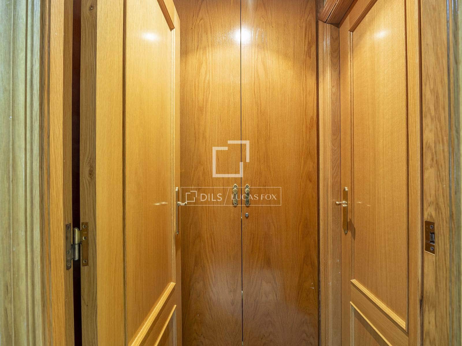 8 Zimmer Büro zu verkaufen in Valencia Stadt mit Garage - 530.000 € (Ref: 9562186)