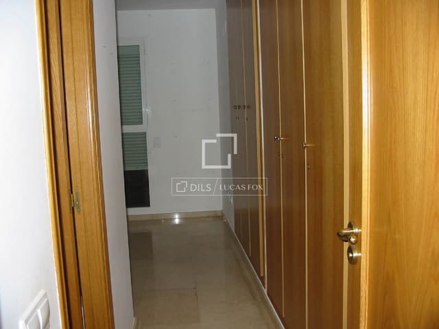 4 sovrum Lägenhet att hyra i Valencia stad med garage - 1 800 € (Ref: 9562547)