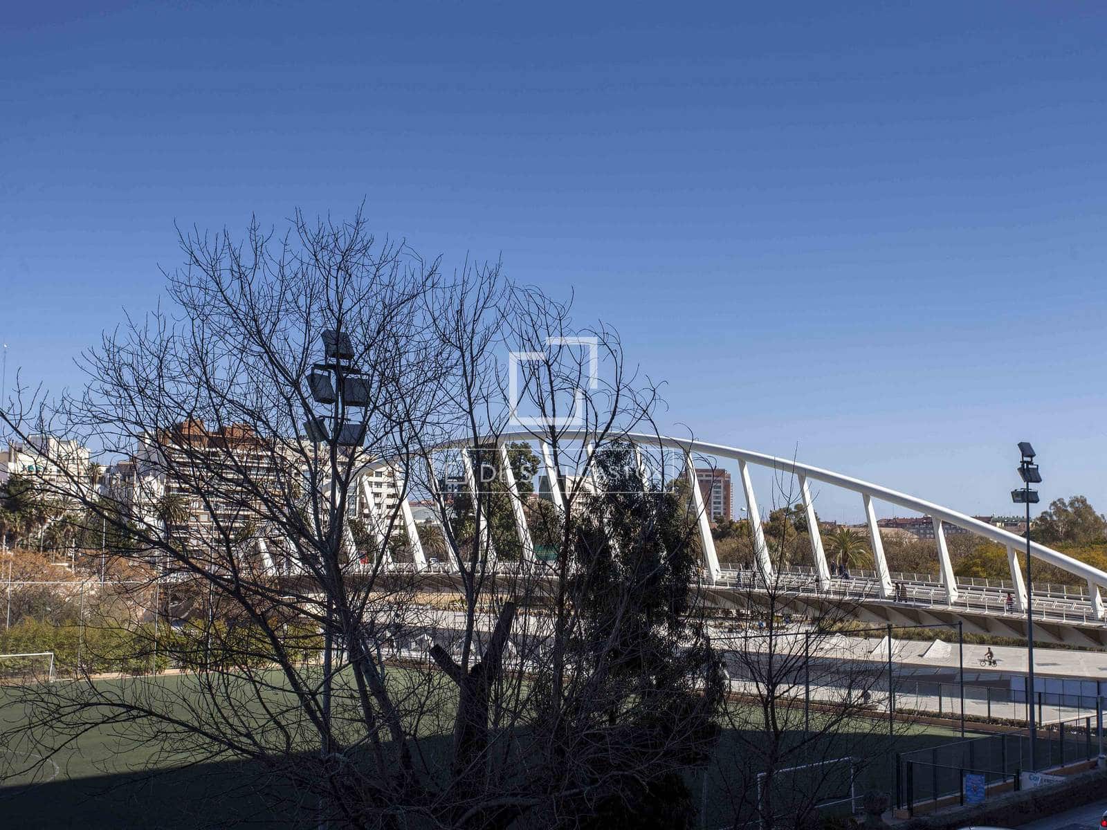 4 bedroom Apartment for rent in Valencia city with garage - € 1,800 (Ref: 9562547)