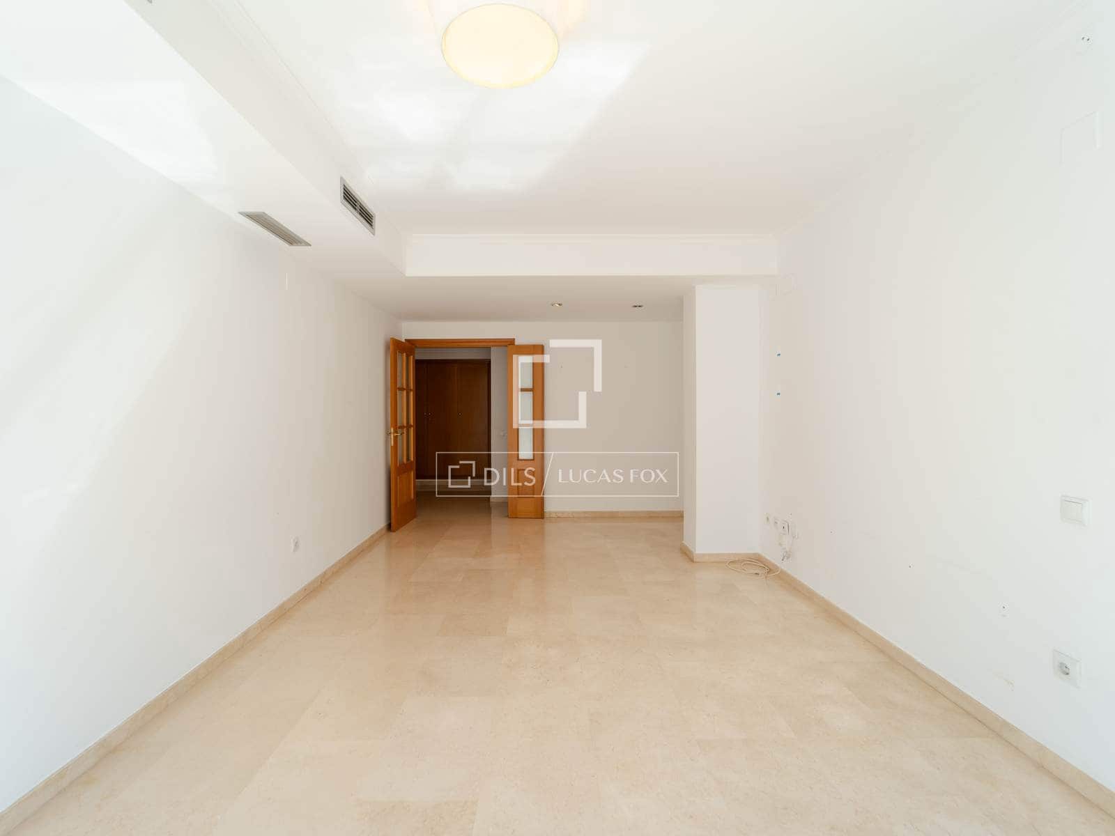 4 soveværelse Lejlighed til leje i Valencia by med garage - € 1.800 (Ref: 9562547)