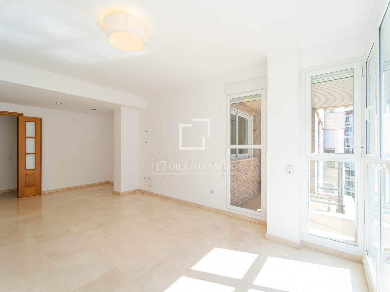 4 soveværelse Lejlighed til leje i Valencia by med garage - € 1.800 (Ref: 9562547)