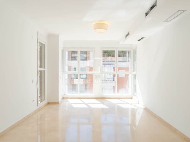 4 soveværelse Lejlighed til leje i Valencia by med garage - € 1.800 (Ref: 9562547)
