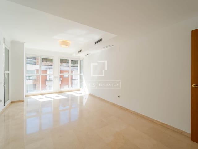 4 soveværelse Lejlighed til leje i Valencia by med garage - € 1.800 (Ref: 9562547)