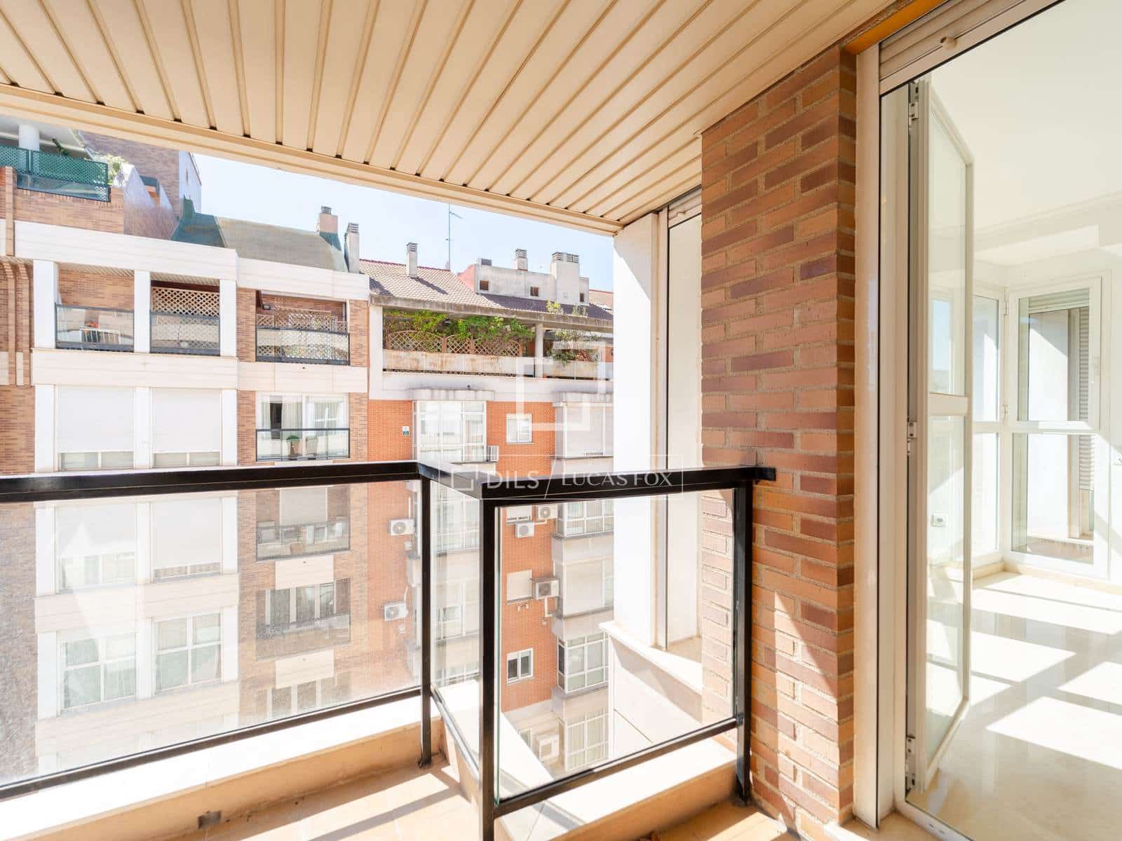 4 soveværelse Lejlighed til leje i Valencia by med garage - € 1.800 (Ref: 9562547)