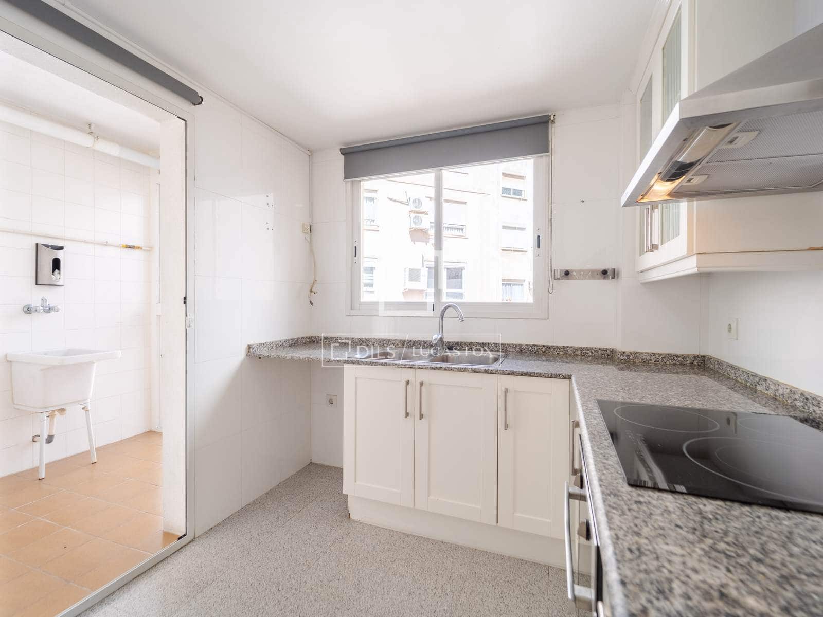 4 soveværelse Lejlighed til leje i Valencia by med garage - € 1.800 (Ref: 9562547)