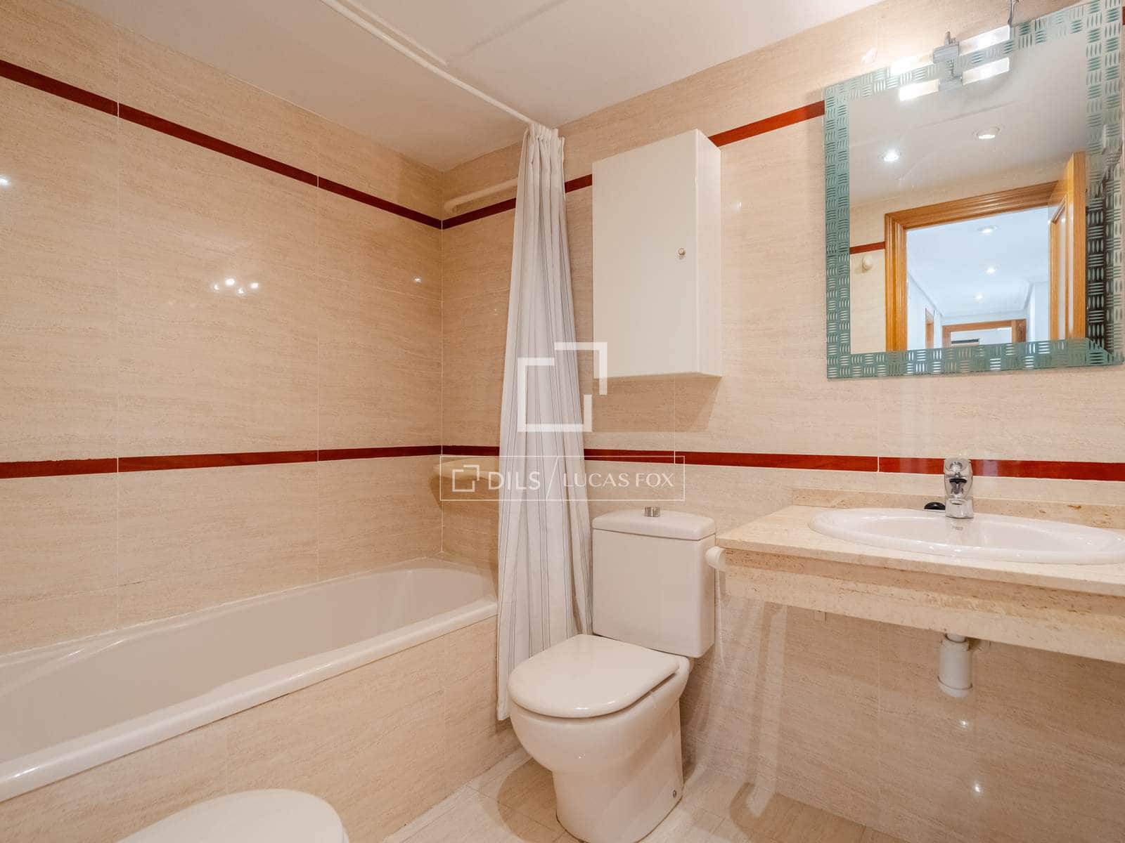 4 soveværelse Lejlighed til leje i Valencia by med garage - € 1.800 (Ref: 9562547)