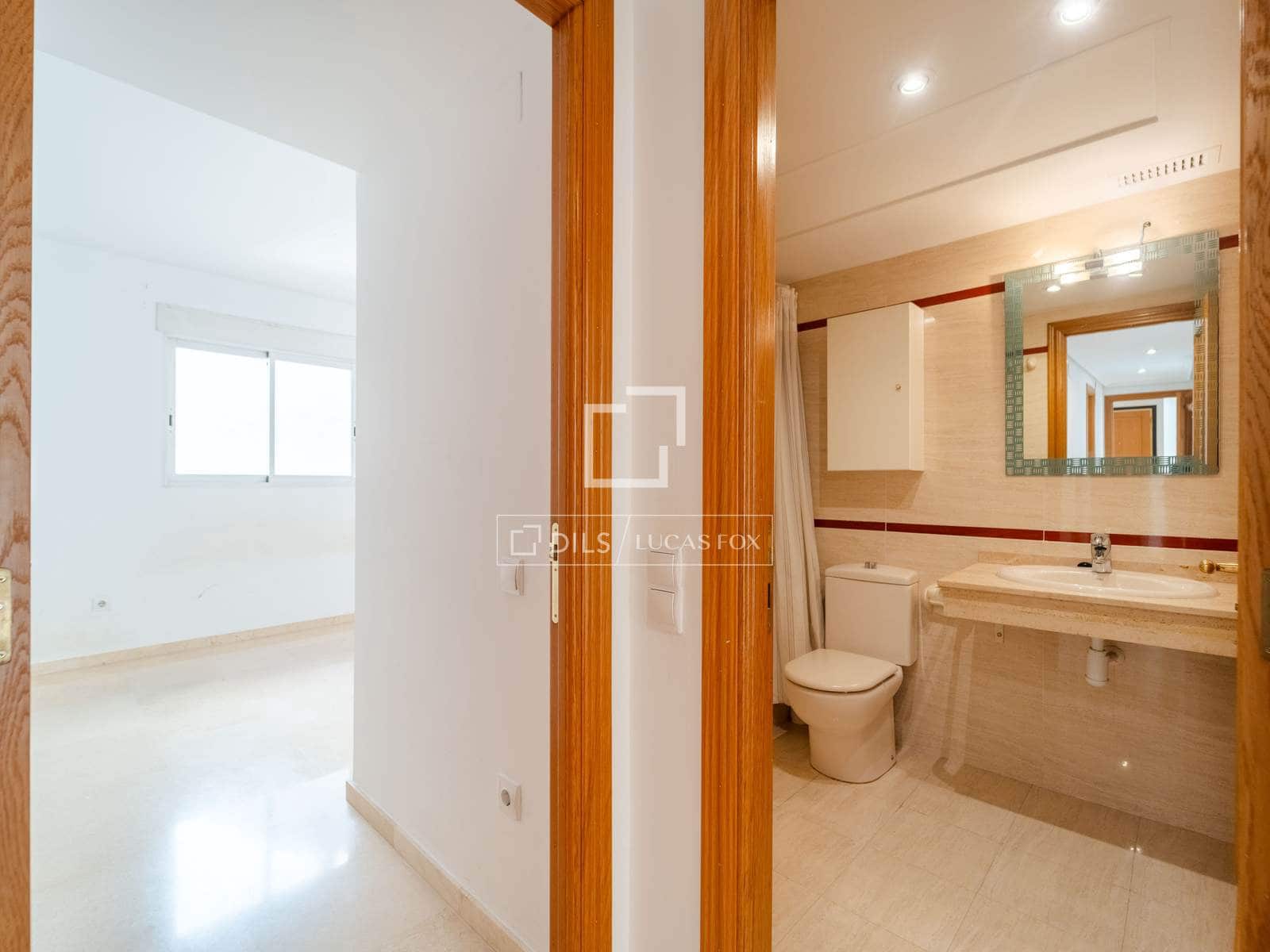 4 soveværelse Lejlighed til leje i Valencia by med garage - € 1.800 (Ref: 9562547)