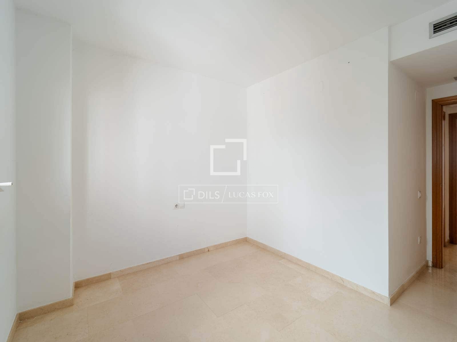 4 soveværelse Lejlighed til leje i Valencia by med garage - € 1.800 (Ref: 9562547)