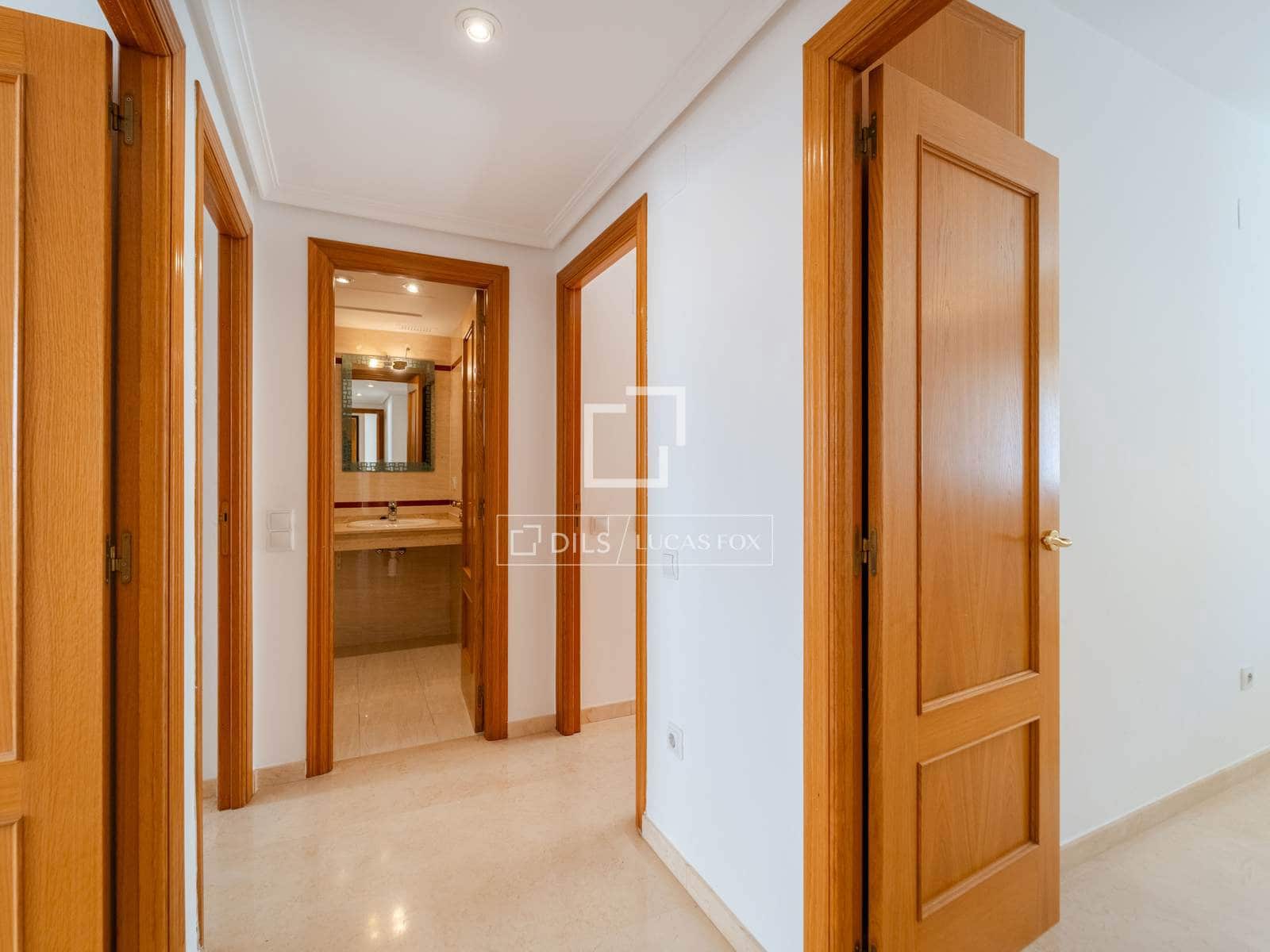 4 soveværelse Lejlighed til leje i Valencia by med garage - € 1.800 (Ref: 9562547)