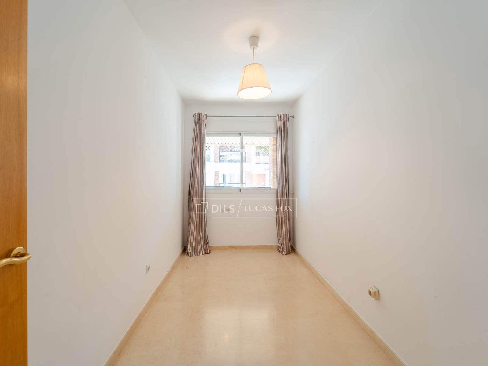 4 soveværelse Lejlighed til leje i Valencia by med garage - € 1.800 (Ref: 9562547)