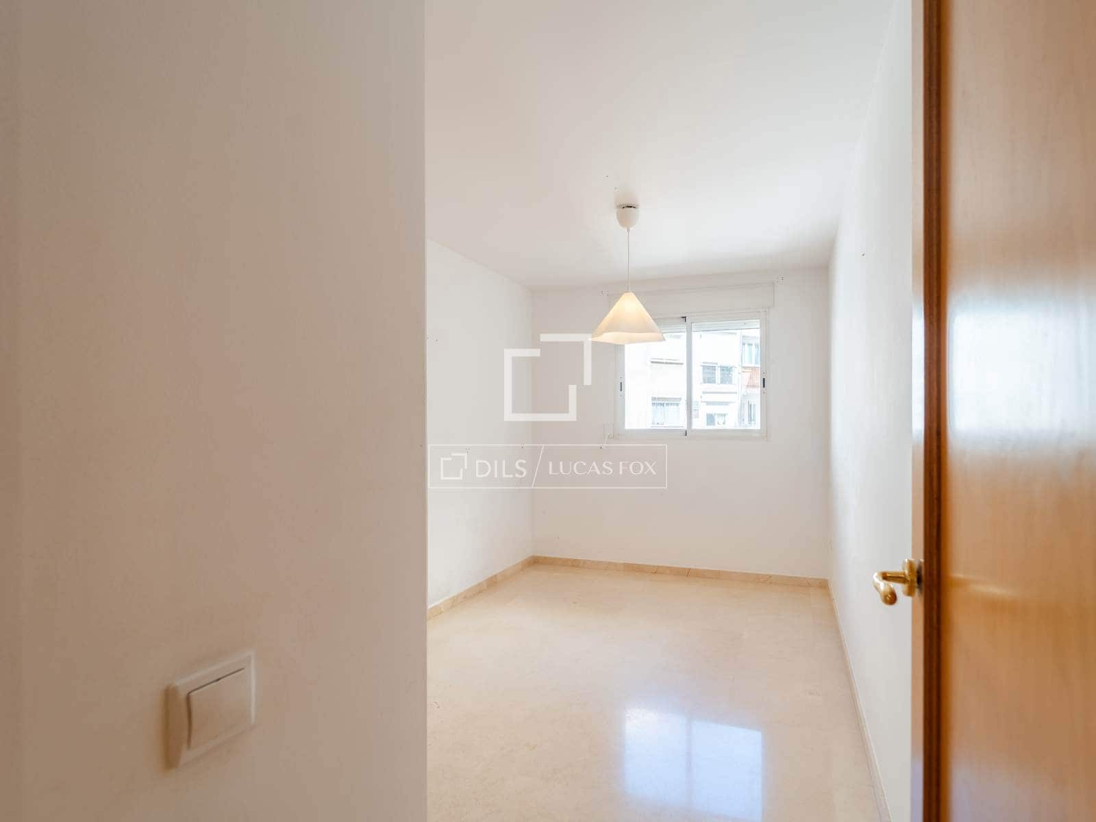 4 soveværelse Lejlighed til leje i Valencia by med garage - € 1.800 (Ref: 9562547)