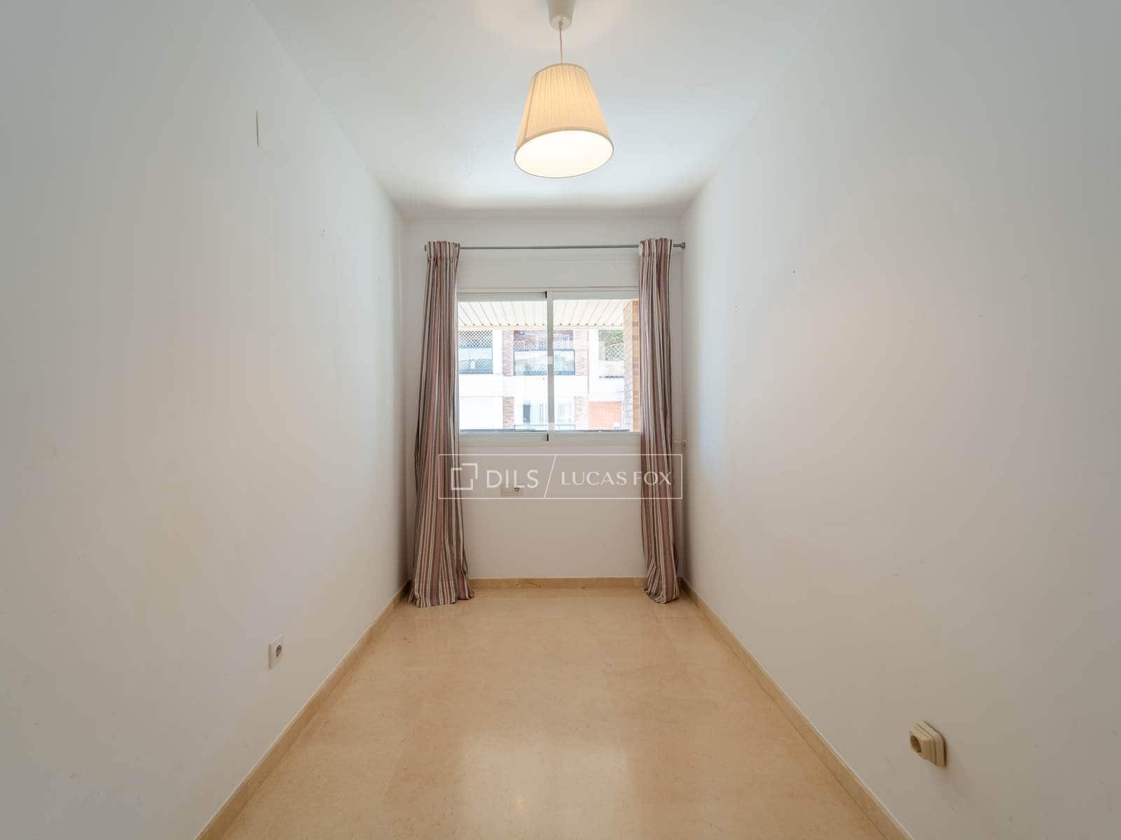 4 soveværelse Lejlighed til leje i Valencia by med garage - € 1.800 (Ref: 9562547)