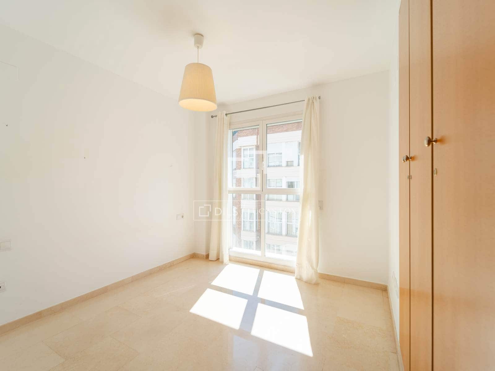 4 soveværelse Lejlighed til leje i Valencia by med garage - € 1.800 (Ref: 9562547)